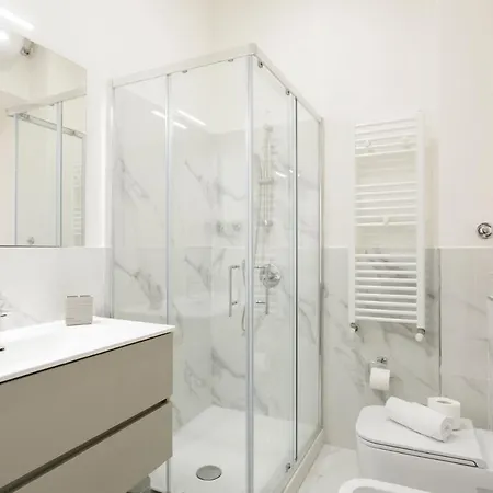 Apartment Domus Flavia Close To Colosseum Rom